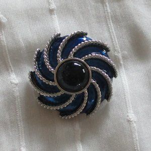 Vintage scarf clip / pin
